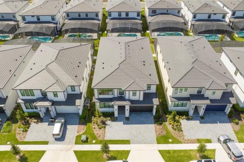 House in Orlando, Florida 12 bedrooms, 406.82 sq.m. № 1563191 - photo 3