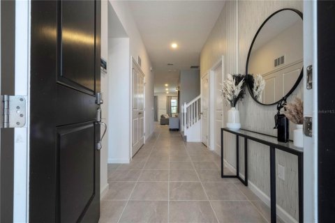 House in Orlando, Florida 12 bedrooms, 406.82 sq.m. № 1563191 - photo 6