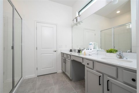 House in Orlando, Florida 12 bedrooms, 406.82 sq.m. № 1563191 - photo 10