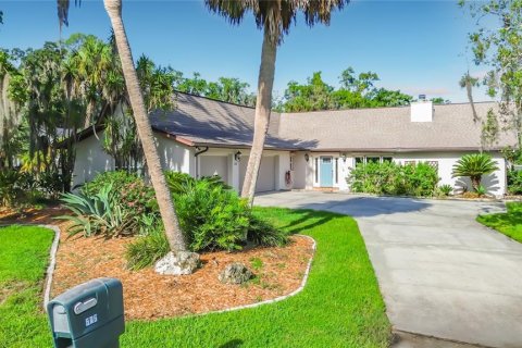 House in Crystal River, Florida 3 bedrooms, 185.62 sq.m. № 2302867