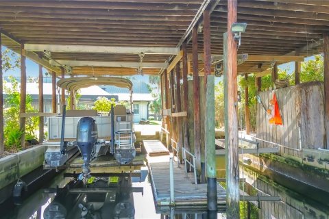 Casa en venta en Crystal River, Florida, 3 dormitorios, 185.62 m2 № 2302867 - foto 3