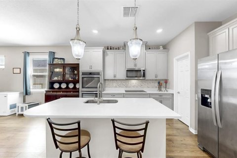 House in Riverview, Florida 4 bedrooms, 236.53 sq.m. № 1751789 - photo 8