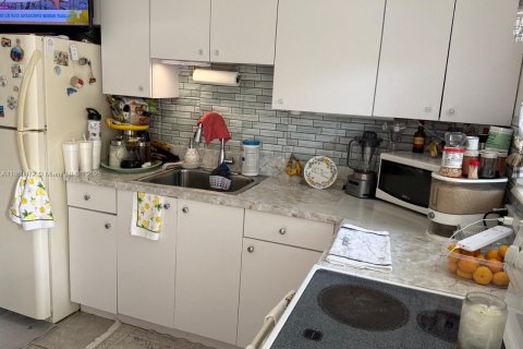 Propiedad comercial en venta en Fort Lauderdale, Florida, 152.92 m2 № 1889570 - foto 18
