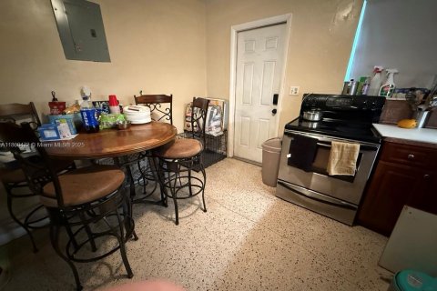 Propiedad comercial en venta en Fort Lauderdale, Florida, 152.92 m2 № 1889570 - foto 11