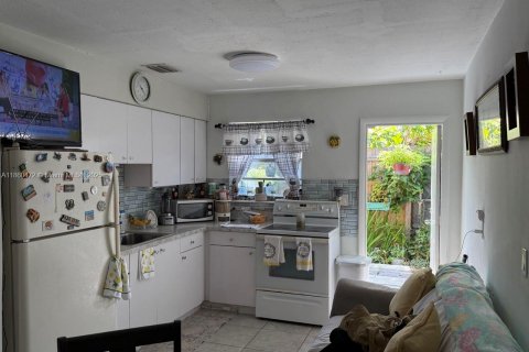 Propiedad comercial en venta en Fort Lauderdale, Florida, 152.92 m2 № 1889570 - foto 19