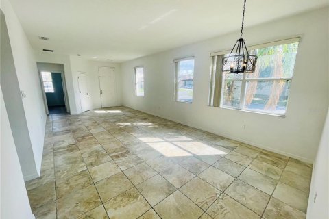 House in Kissimmee, Florida 4 bedrooms, 182.09 sq.m. № 1687547 - photo 2
