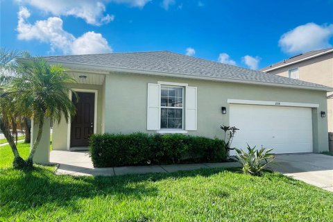 House in Kissimmee, Florida 4 bedrooms, 182.09 sq.m. № 1687547 - photo 1