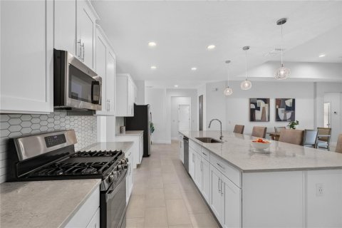 Casa en venta en Mount Dora, Florida, 5 dormitorios, 308.53 m2 № 2309872 - foto 9