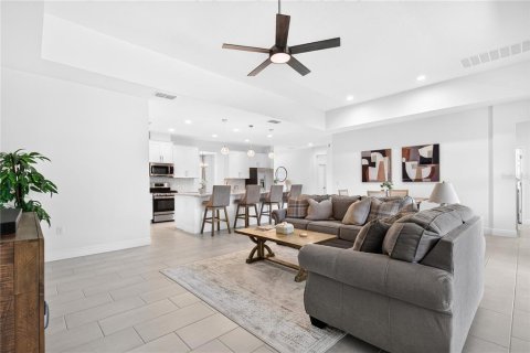 Casa en venta en Mount Dora, Florida, 5 dormitorios, 308.53 m2 № 2309872 - foto 14