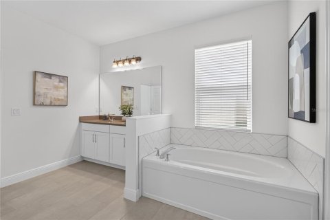 Casa en venta en Mount Dora, Florida, 5 dormitorios, 308.53 m2 № 2309872 - foto 18
