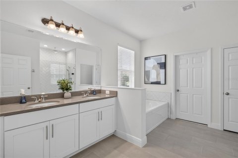 Casa en venta en Mount Dora, Florida, 5 dormitorios, 308.53 m2 № 2309872 - foto 17