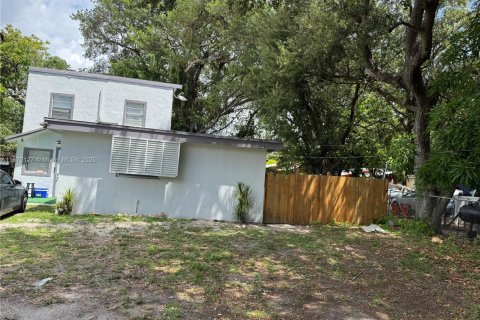 Villa ou maison à louer à Miami, Floride: 2 chambres, 152.55 m2 № 1928666 - photo 6
