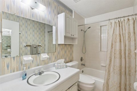 House in Plant City, Florida 4 bedrooms, 262.17 sq.m. № 1876195 - photo 28
