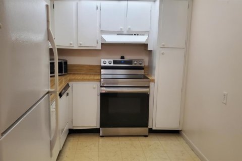 Condo in Pembroke Pines, Florida, 2 bedrooms № 2378761 - photo 4