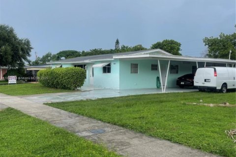 Casa en venta en Fort Lauderdale, Florida, 4 dormitorios, 143.53 m2 № 1783855 - foto 1