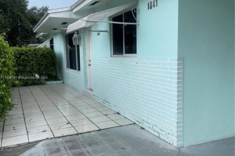 Casa en venta en Fort Lauderdale, Florida, 4 dormitorios, 143.53 m2 № 1783855 - foto 3
