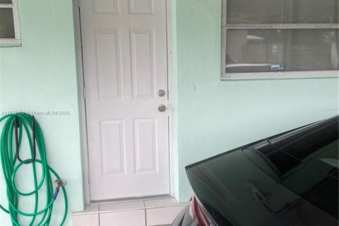 Casa en venta en Fort Lauderdale, Florida, 4 dormitorios, 143.53 m2 № 1783855 - foto 5