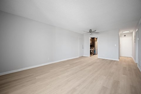 Condo in Fort Lauderdale, Florida, 2 bedrooms  № 2263808 - photo 4