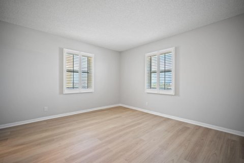 Condo in Fort Lauderdale, Florida, 2 bedrooms  № 2263808 - photo 12