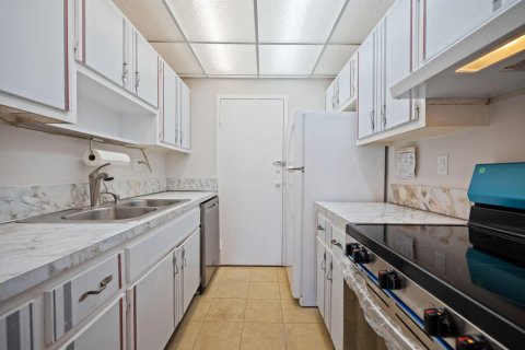 Condo in Fort Lauderdale, Florida, 2 bedrooms  № 2263808 - photo 29