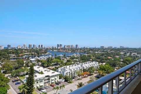 Condo in Fort Lauderdale, Florida, 2 bedrooms  № 2263808 - photo 2