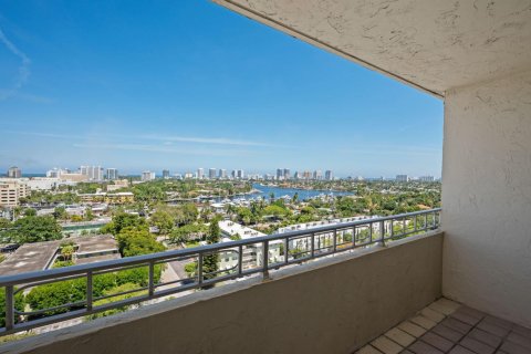Condo in Fort Lauderdale, Florida, 2 bedrooms  № 2263808 - photo 20