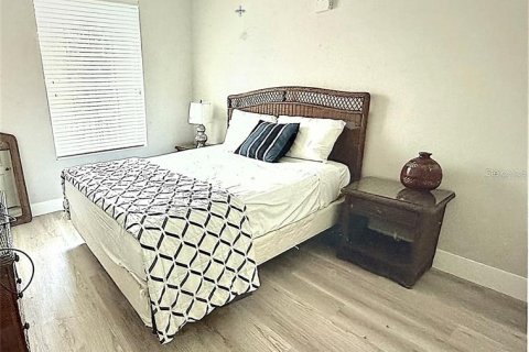 Condo in Orlando, Florida, 3 bedrooms  № 2218949 - photo 13