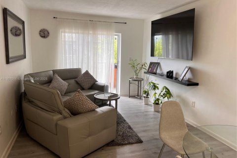 Снять в аренду кондоминиум в Майами, Флорида 1 спальня, 63.92м2, № 1963930 - фото 13