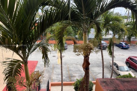 Снять в аренду кондоминиум в Майами, Флорида 1 спальня, 63.92м2, № 1963930 - фото 5