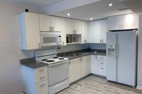 Снять в аренду кондоминиум в Майами, Флорида 1 спальня, 63.92м2, № 1963930 - фото 11