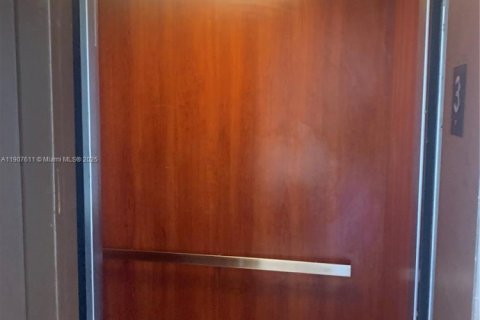 Снять в аренду кондоминиум в Майами, Флорида 1 спальня, 63.92м2, № 1963930 - фото 6