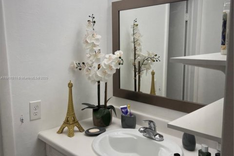 Снять в аренду кондоминиум в Майами, Флорида 1 спальня, 63.92м2, № 1963930 - фото 20