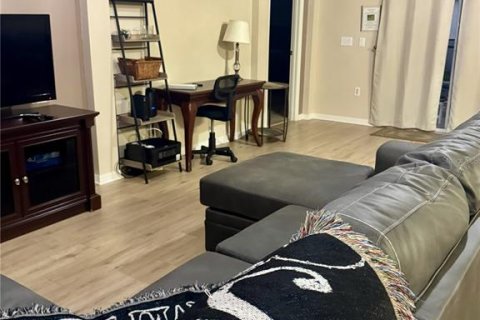Villa ou maison à vendre à Kissimmee, Floride: 4 chambres, 170.01 m2 № 2398682 - photo 4