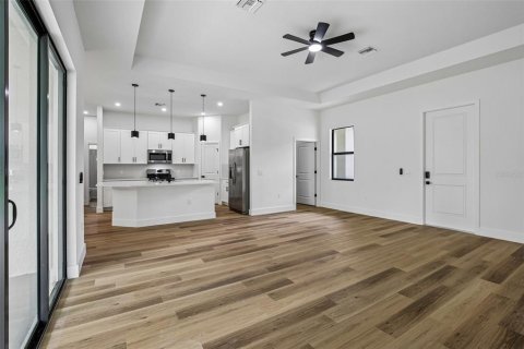 House in North Port, Florida 3 bedrooms, 182.92 sq.m. № 2233411 - photo 7