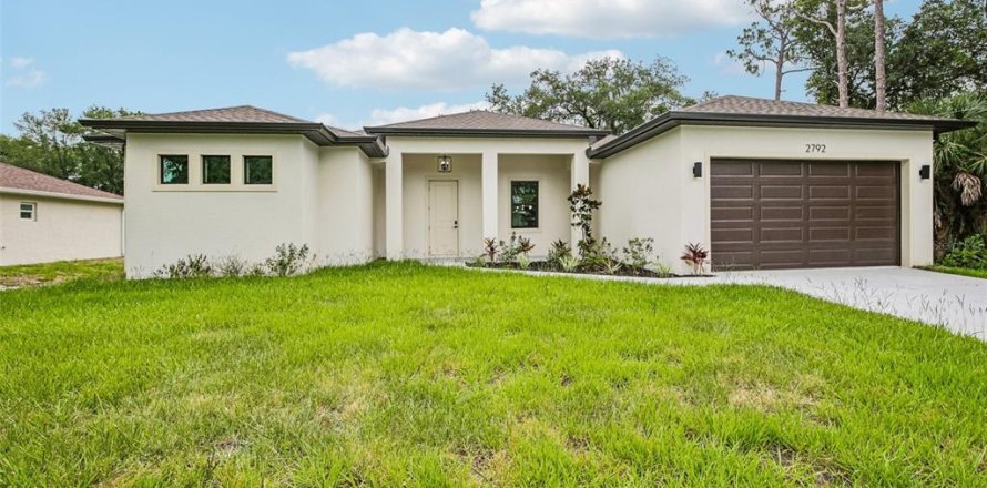 House in North Port, Florida 3 bedrooms, 182.92 sq.m. № 2233411