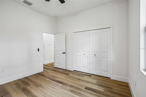 House in North Port, Florida 3 bedrooms, 182.92 sq.m. № 2233411 - photo 25