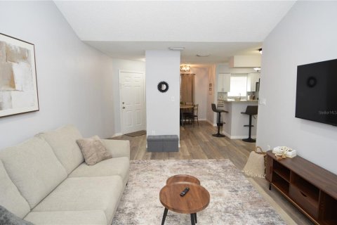 Condominio en alquiler en Tampa, Florida, 1 dormitorio, 78.41 m2 № 2109654 - foto 3