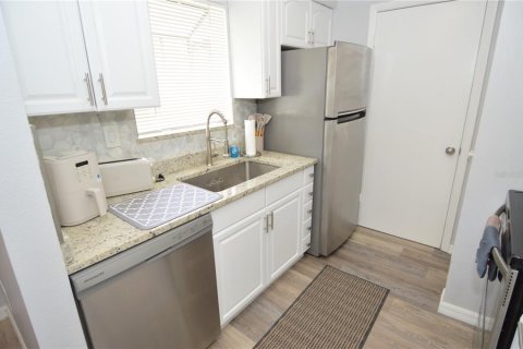 Condominio en alquiler en Tampa, Florida, 1 dormitorio, 78.41 m2 № 2109654 - foto 5