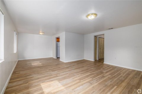 Propiedad comercial en venta en Gainesville, Florida, 571.16 m2 № 2155720 - foto 9