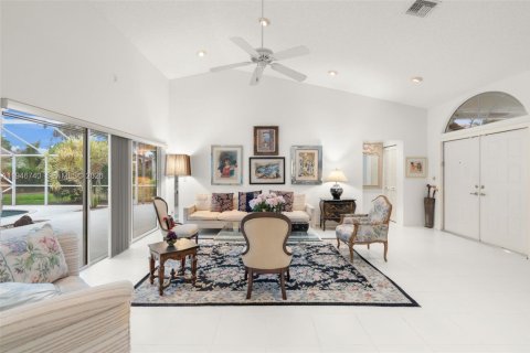 House in Tamarac, Florida 3 bedrooms, 191.38 sq.m. № 2003572 - photo 9