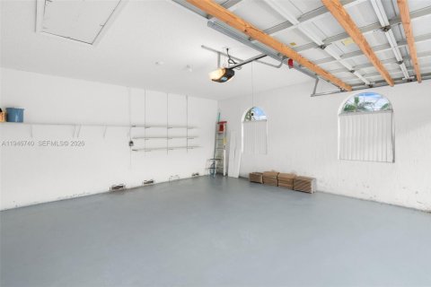 House in Tamarac, Florida 3 bedrooms, 191.38 sq.m. № 2003572 - photo 29