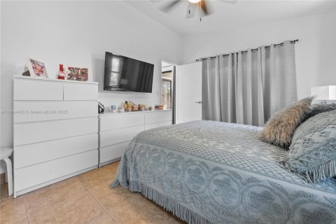 Villa ou maison à vendre à Homestead, Floride: 2 chambres, 93.92 m2 № 1930911 - photo 18