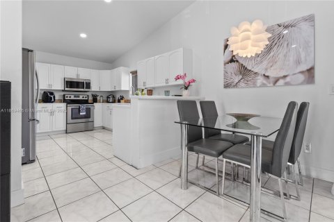 Villa ou maison à vendre à Homestead, Floride: 2 chambres, 93.92 m2 № 1930911 - photo 23