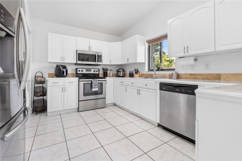 Villa ou maison à vendre à Homestead, Floride: 2 chambres, 93.92 m2 № 1930911 - photo 24