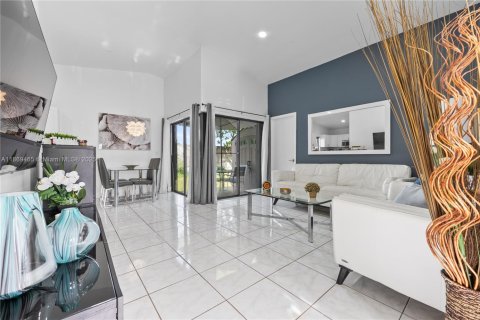 Villa ou maison à vendre à Homestead, Floride: 2 chambres, 93.92 m2 № 1930911 - photo 7