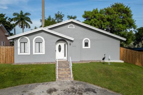 Villa ou maison à vendre à Homestead, Floride: 2 chambres, 93.92 m2 № 1930911 - photo 2