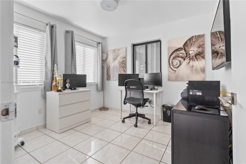 Villa ou maison à vendre à Homestead, Floride: 2 chambres, 93.92 m2 № 1930911 - photo 11