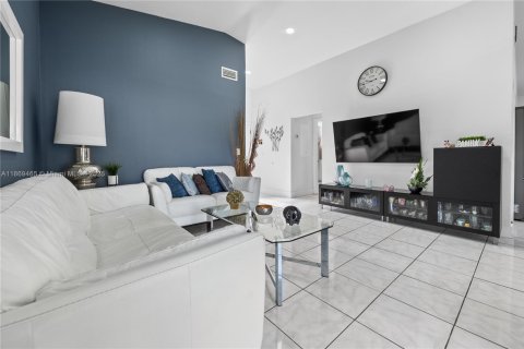 Villa ou maison à vendre à Homestead, Floride: 2 chambres, 93.92 m2 № 1930911 - photo 9