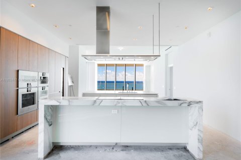 Condo in Sunny Isles Beach, Florida, 4 bedrooms № 2088816 - photo 2