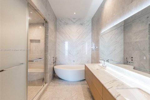 Condo in Sunny Isles Beach, Florida, 4 bedrooms № 2088816 - photo 12